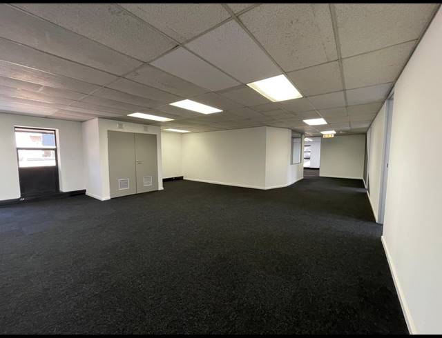 400M² OFFICE TO LET IN HURLINGHAM